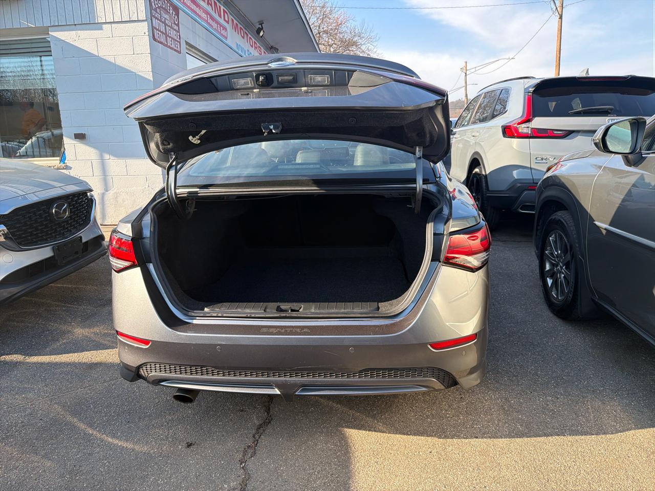 Nissan Sentra SR CVT 2020