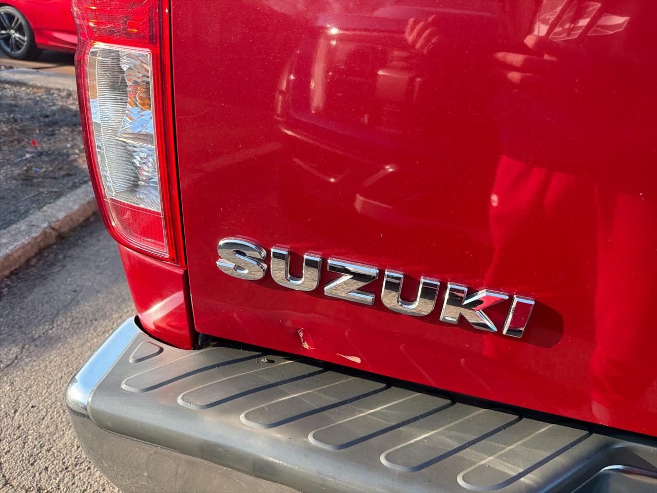 Suzuki Equator 4WD Crew Cab V6 Auto RMZ-4 2012