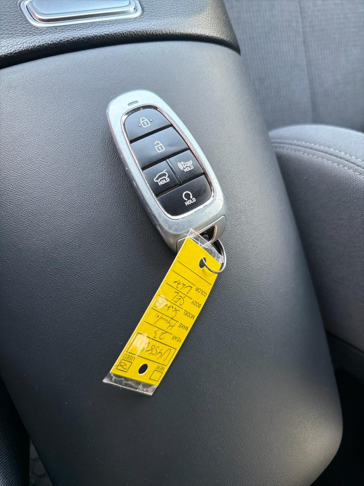 Hyundai Santa Fe SEL AWD 2023