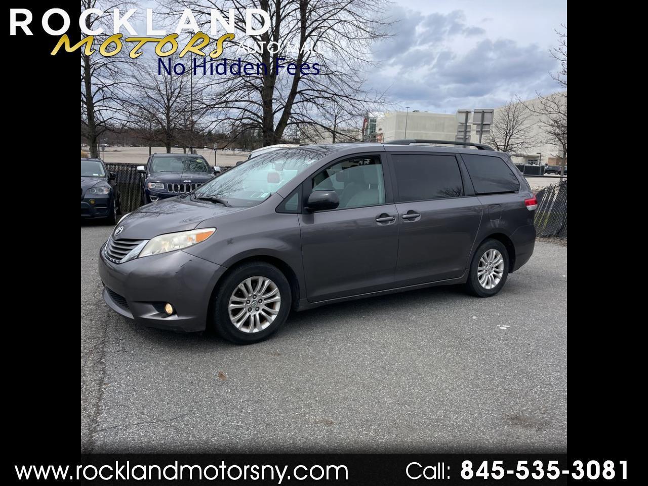 Toyota Sienna  2012