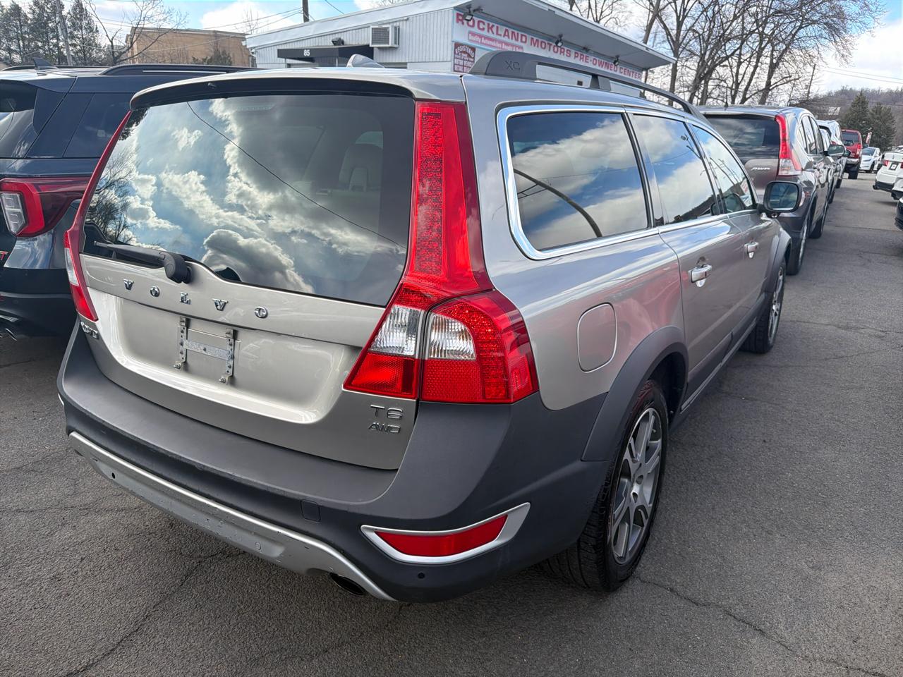 Volvo XC70 AWD 4dr Wgn 3.0L T6 2012