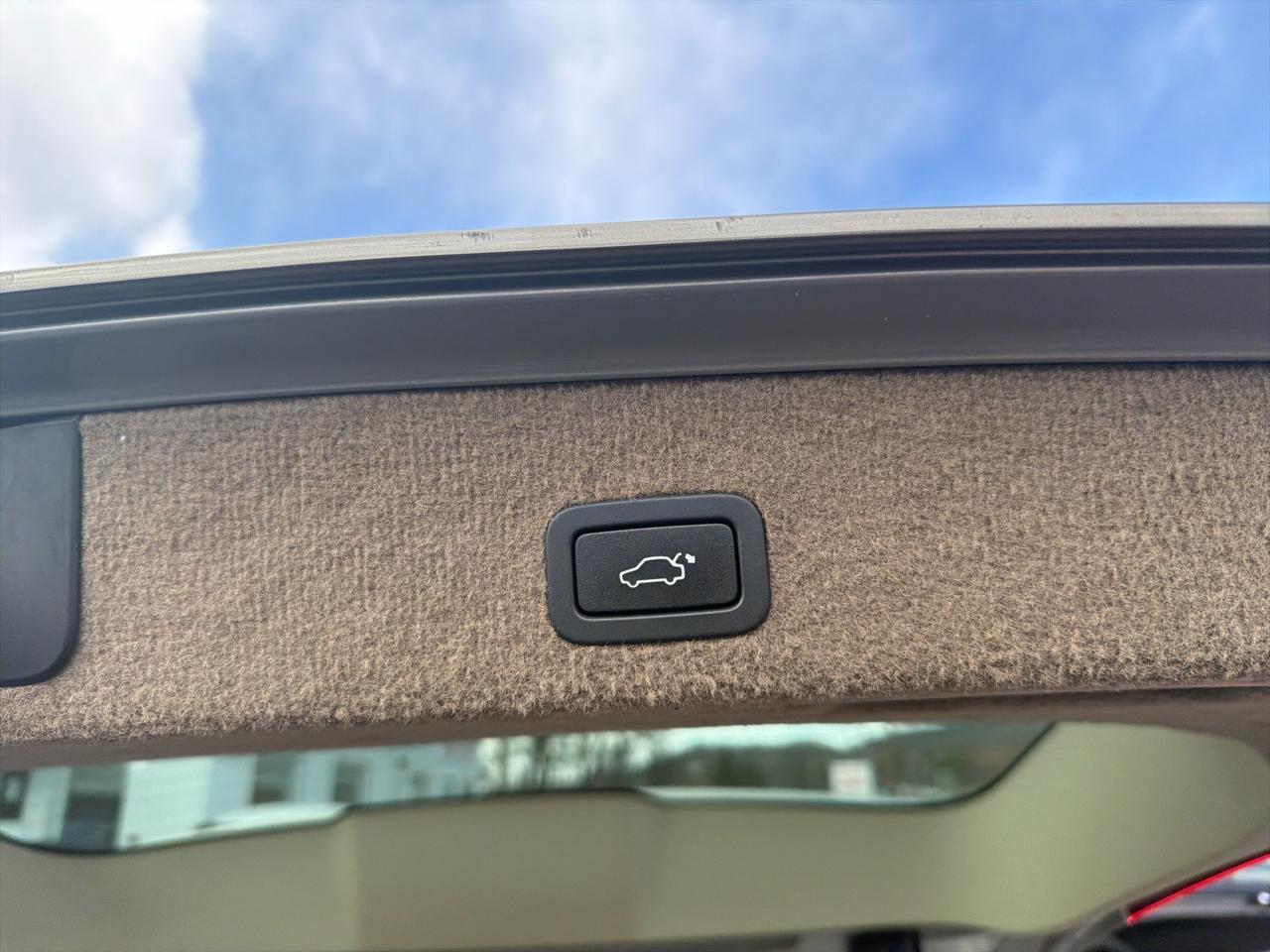 Volvo XC70 AWD 4dr Wgn 3.0L T6 2012