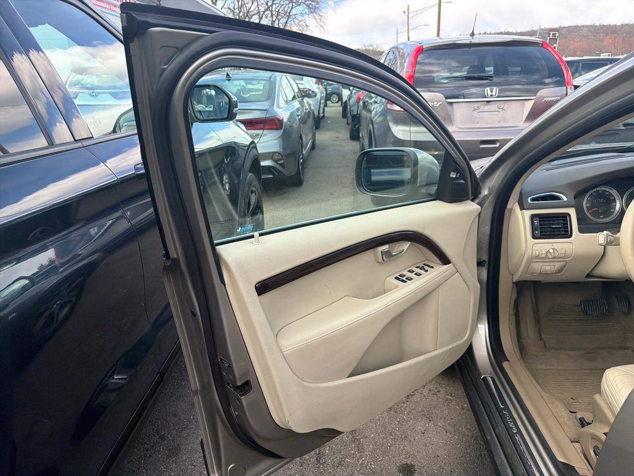 Volvo XC70 AWD 4dr Wgn 3.0L T6 2012