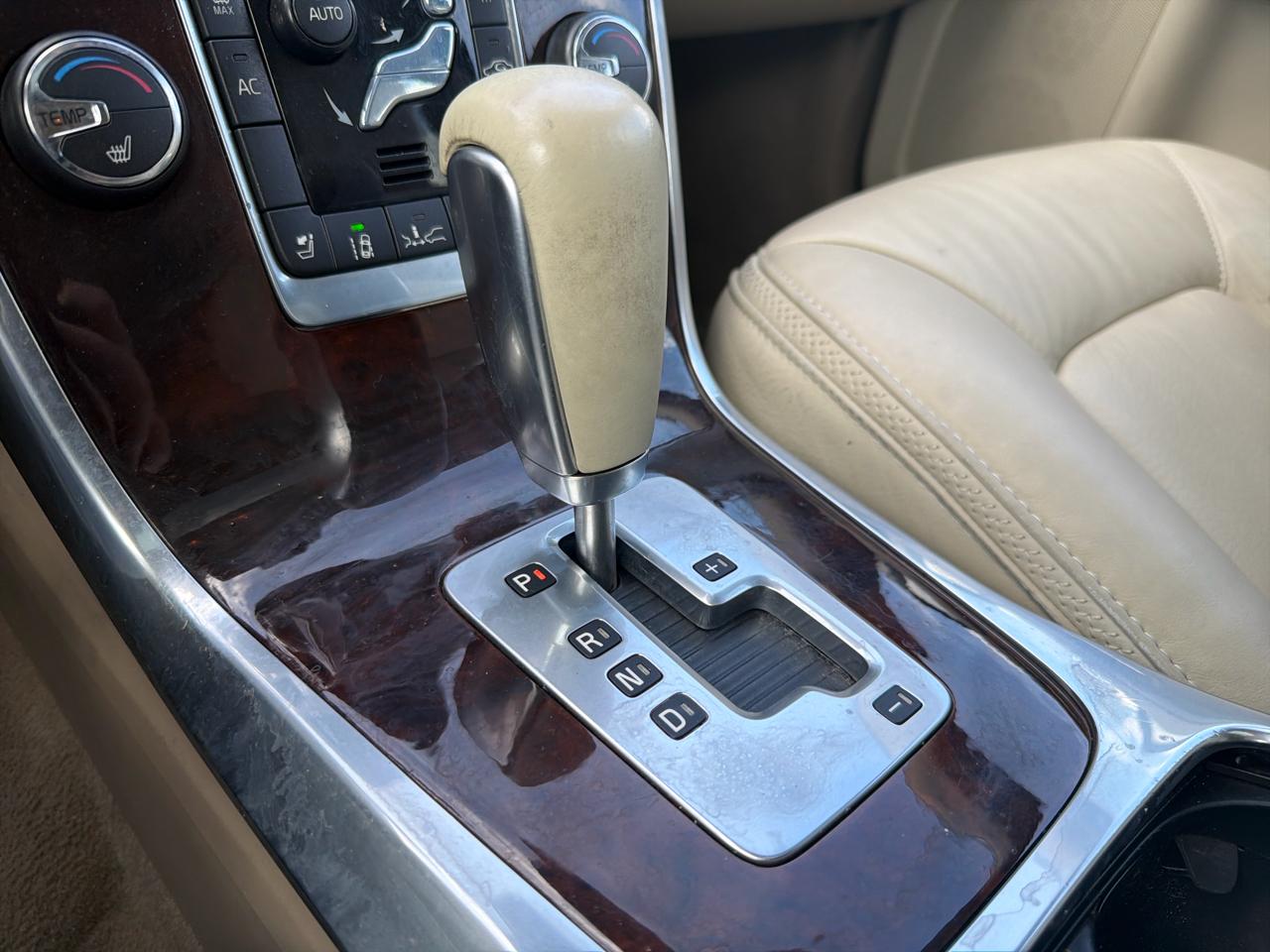 Volvo XC70 AWD 4dr Wgn 3.0L T6 2012