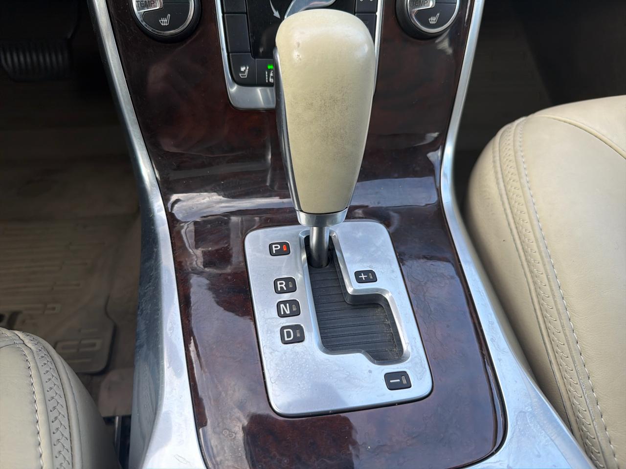 Volvo XC70 AWD 4dr Wgn 3.0L T6 2012