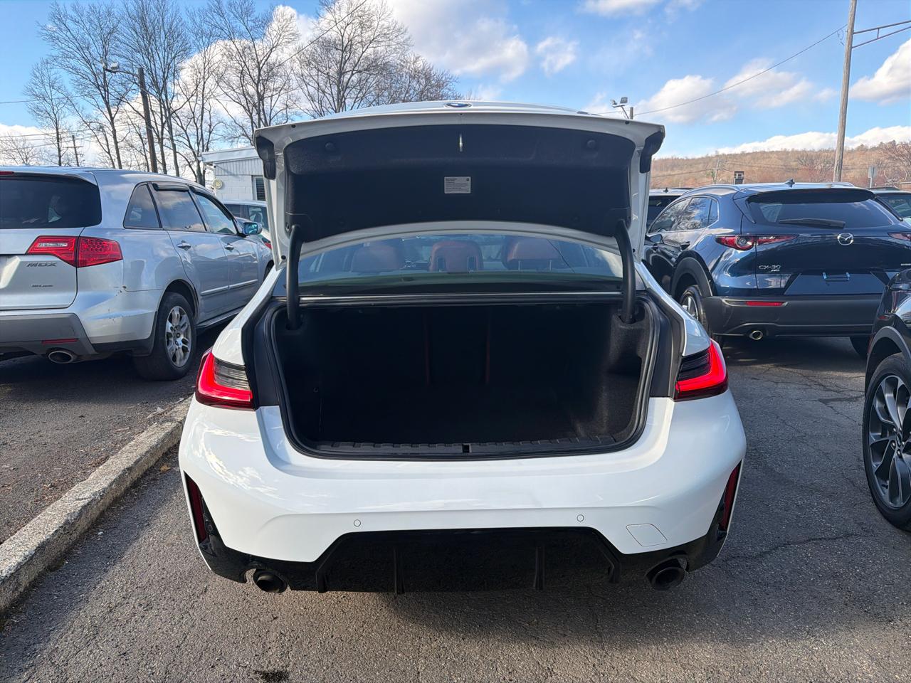 BMW 3 Series 330i xDrive Sedan 2023