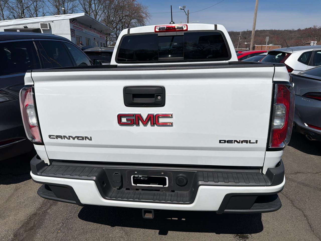 GMC Canyon 4WD Crew Cab 128.3" Denali 2018