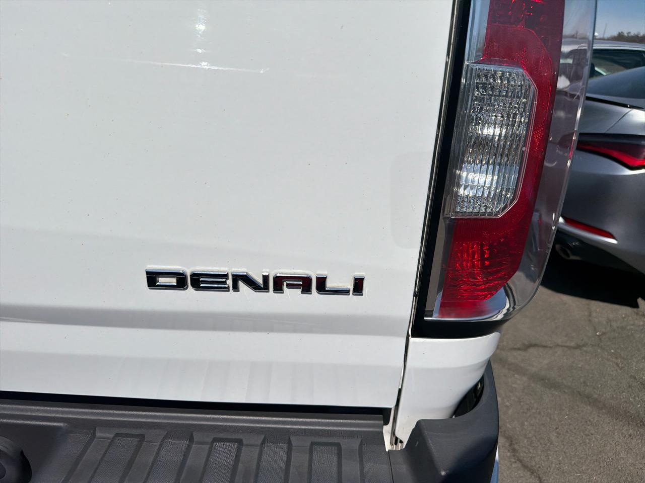 GMC Canyon 4WD Crew Cab 128.3" Denali 2018