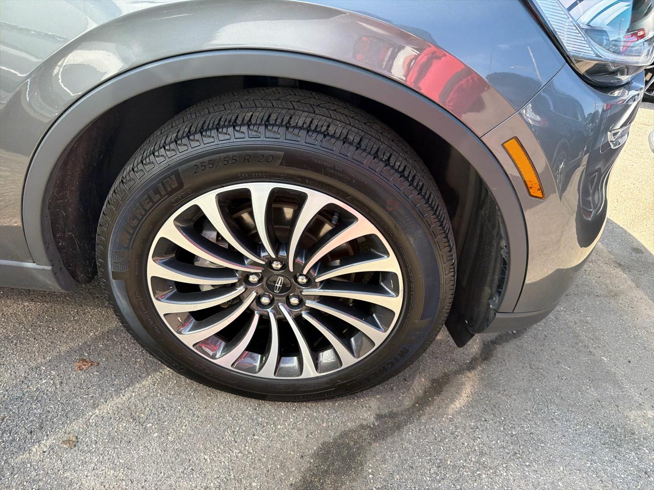 Lincoln Aviator Standard AWD 2023