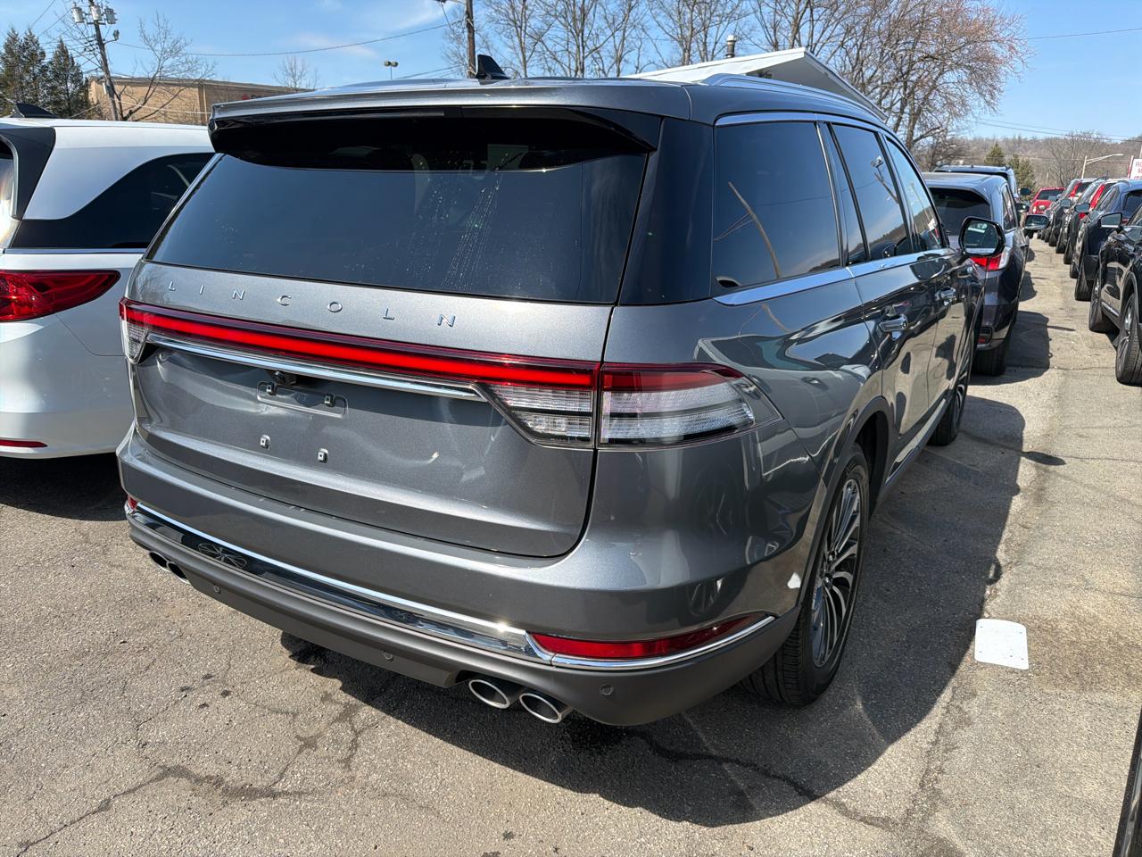 Lincoln Aviator Standard AWD 2023