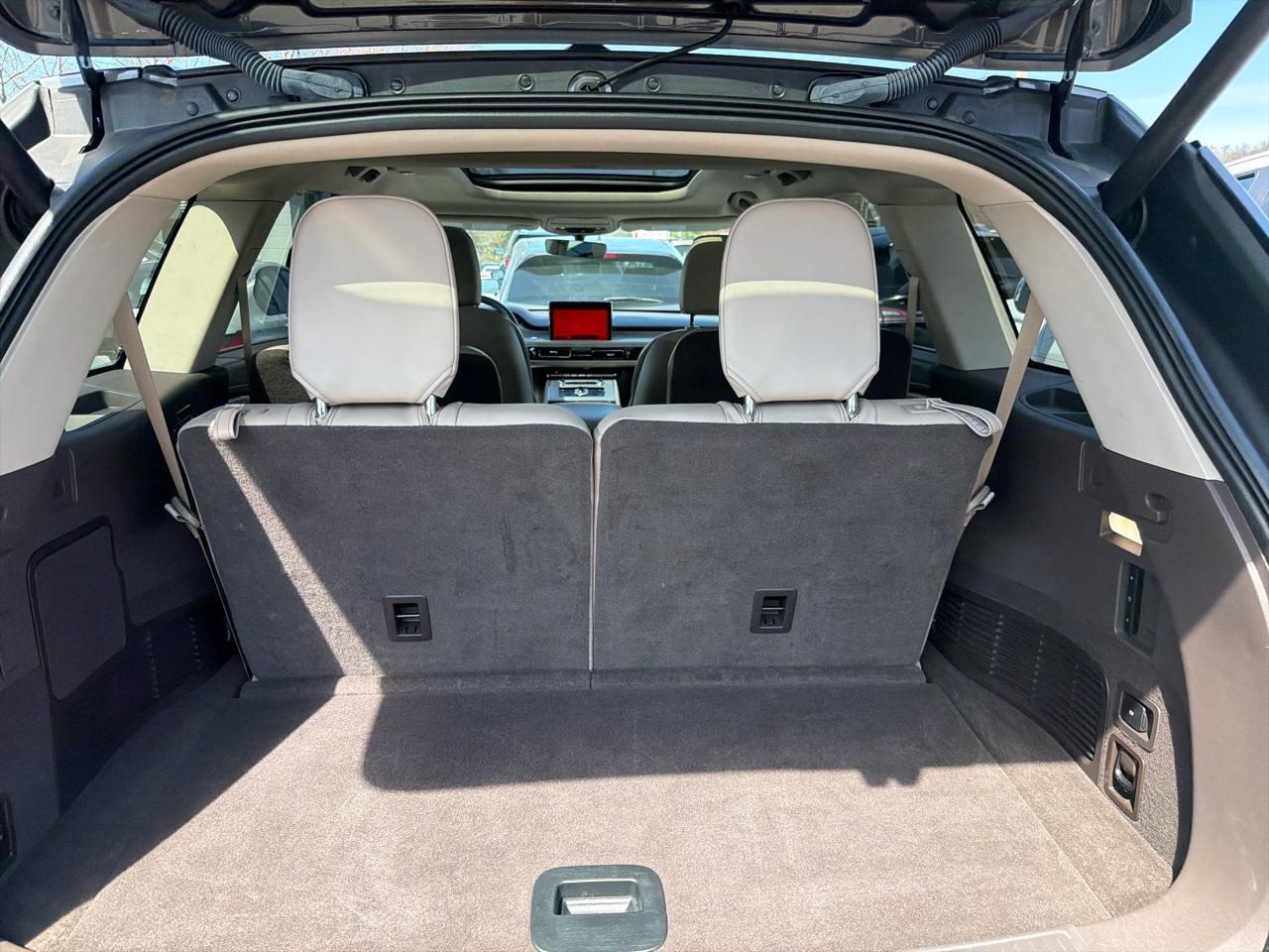 Lincoln Aviator Standard AWD 2023