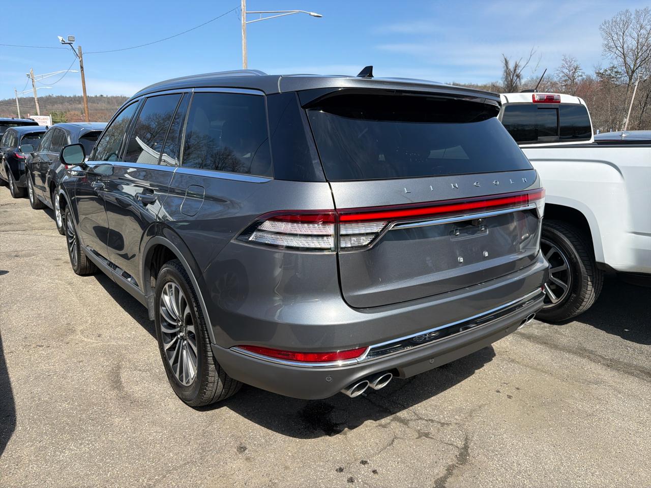 Lincoln Aviator Standard AWD 2023