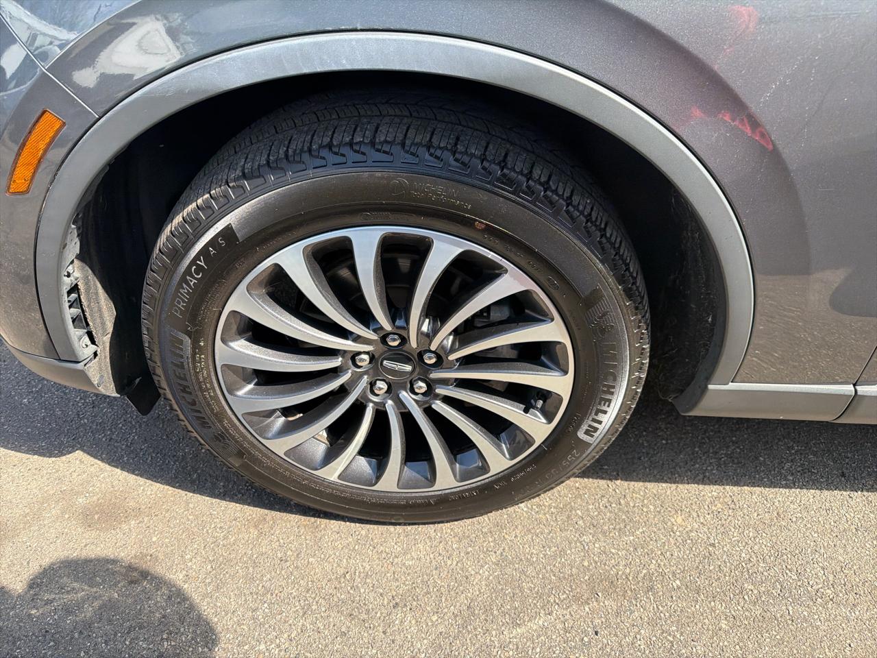 Lincoln Aviator Standard AWD 2023