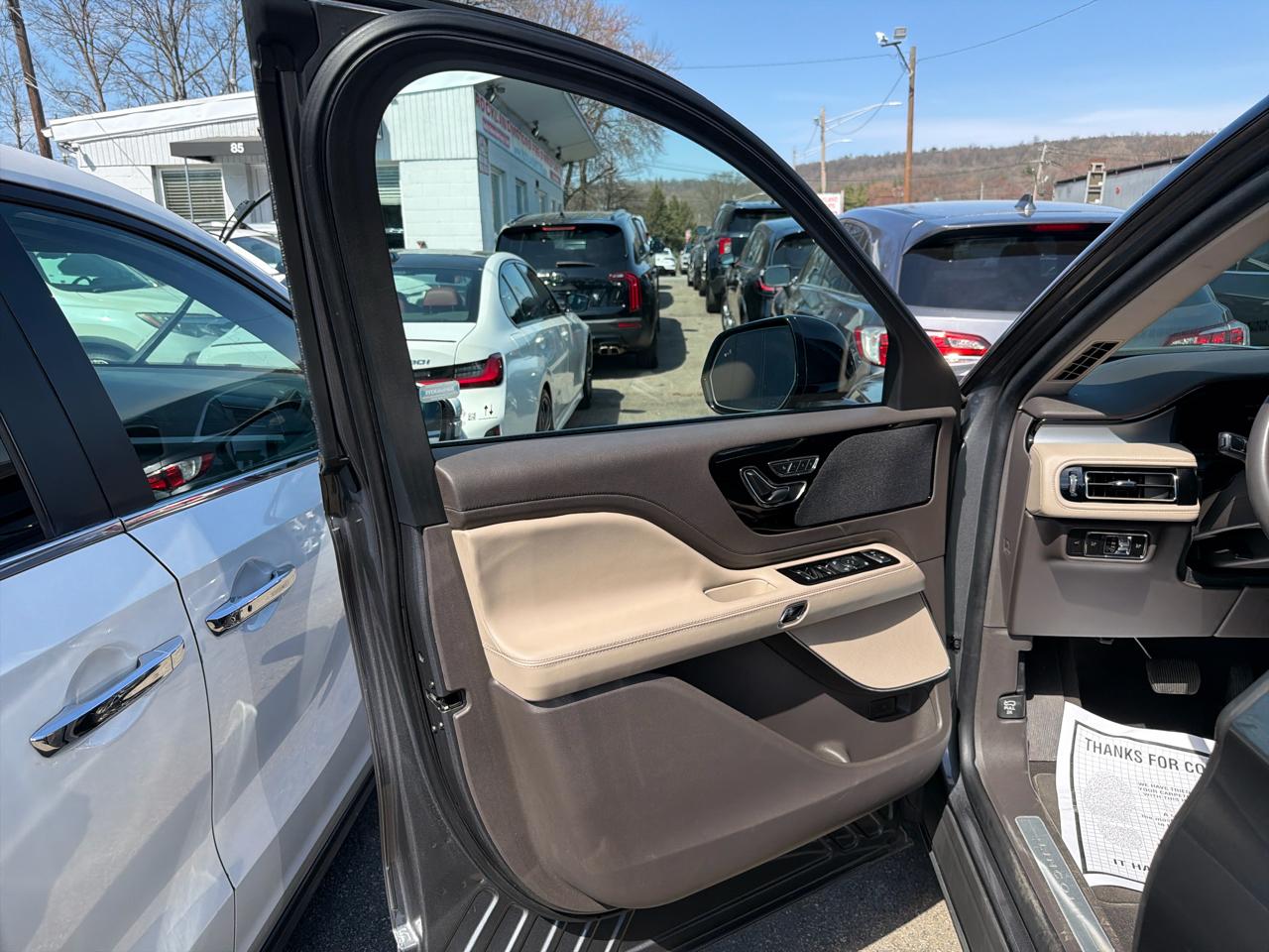 Lincoln Aviator Standard AWD 2023