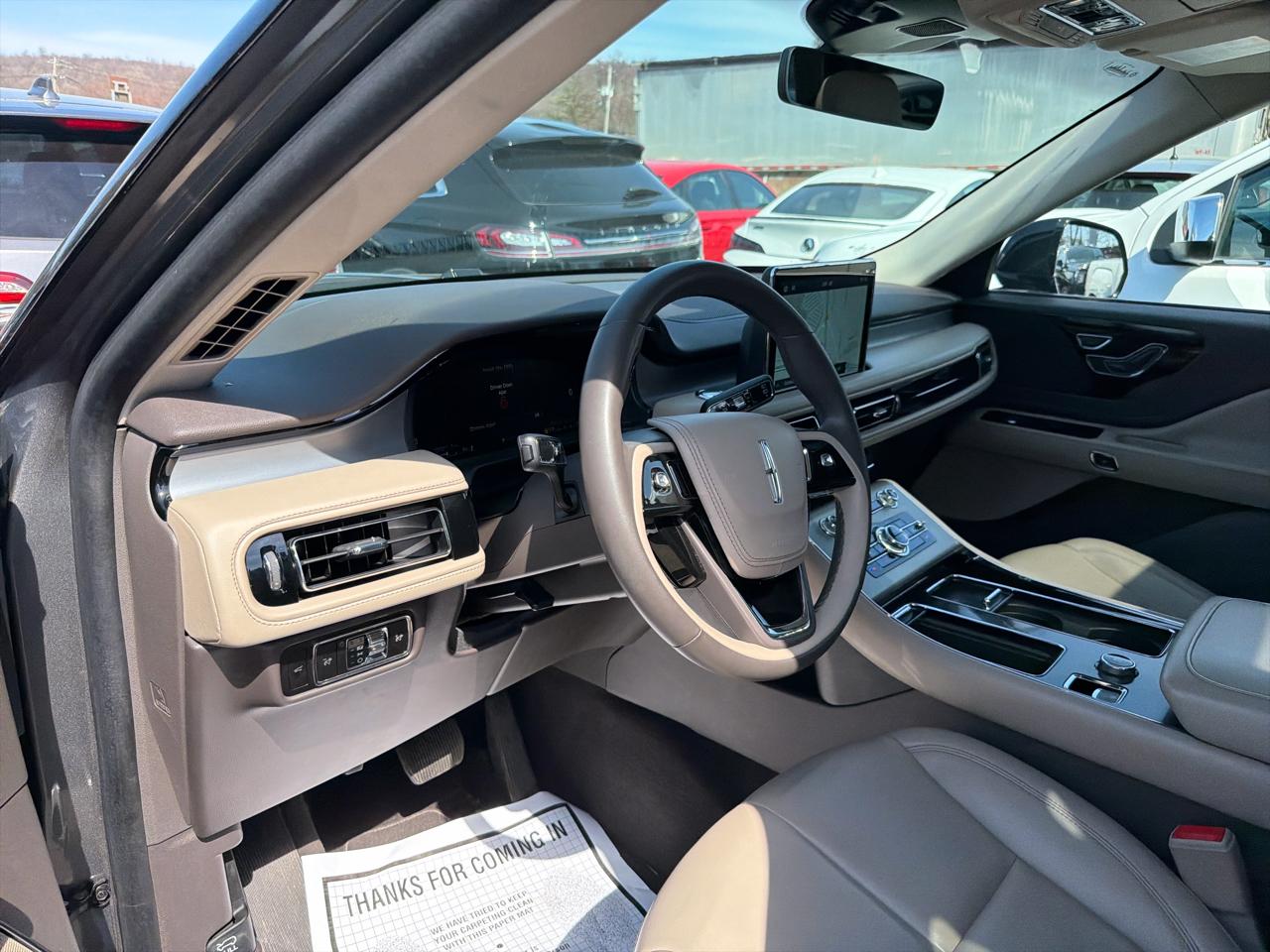 Lincoln Aviator Standard AWD 2023