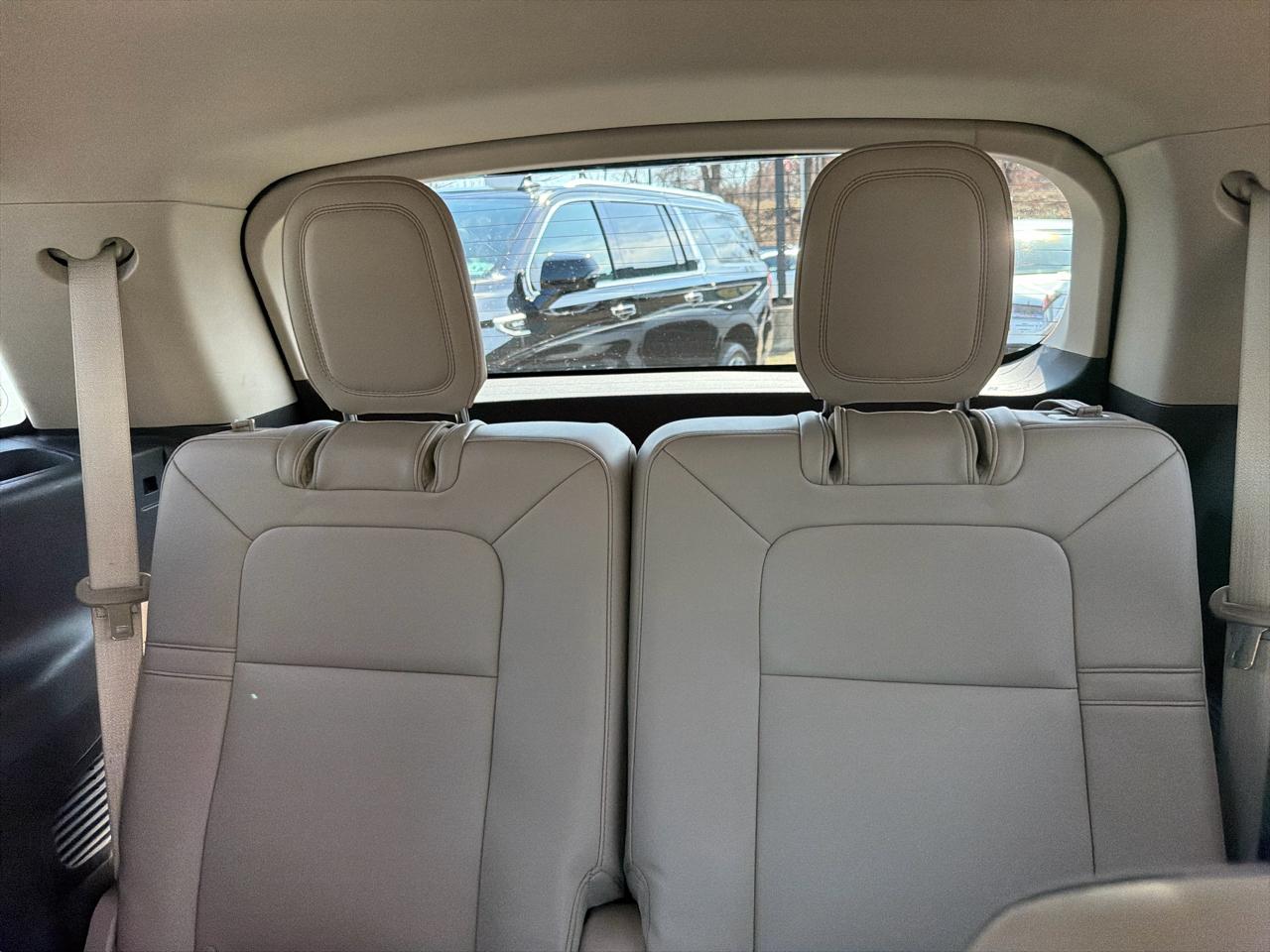 Lincoln Aviator Standard AWD 2023