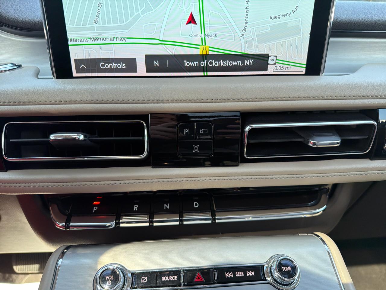 Lincoln Aviator Standard AWD 2023