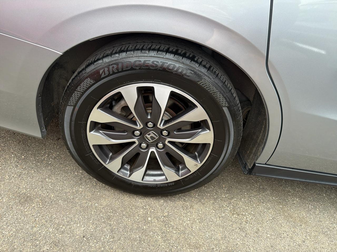 Honda Odyssey EX-L Auto 2024