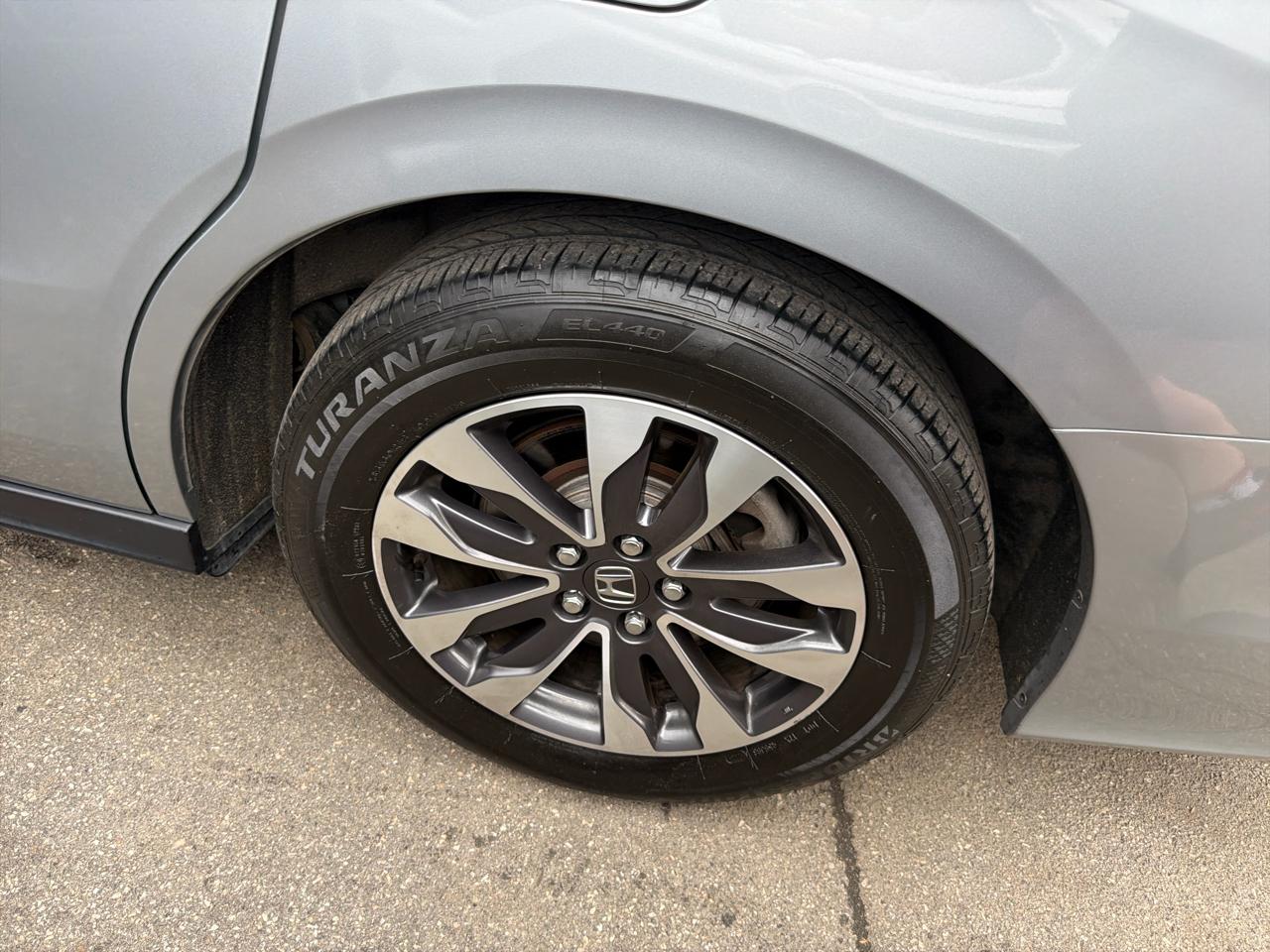 Honda Odyssey EX-L Auto 2024