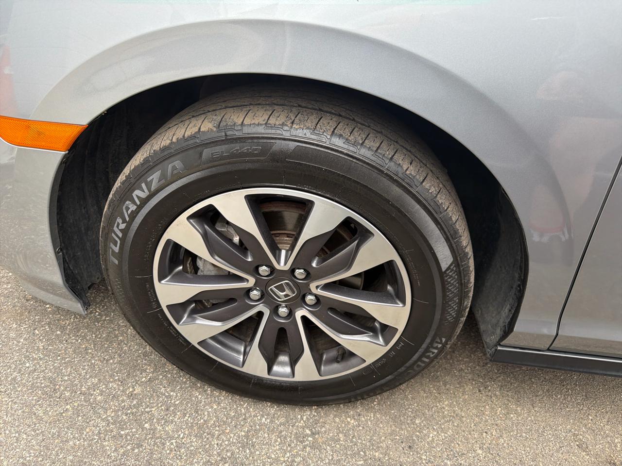 Honda Odyssey EX-L Auto 2024