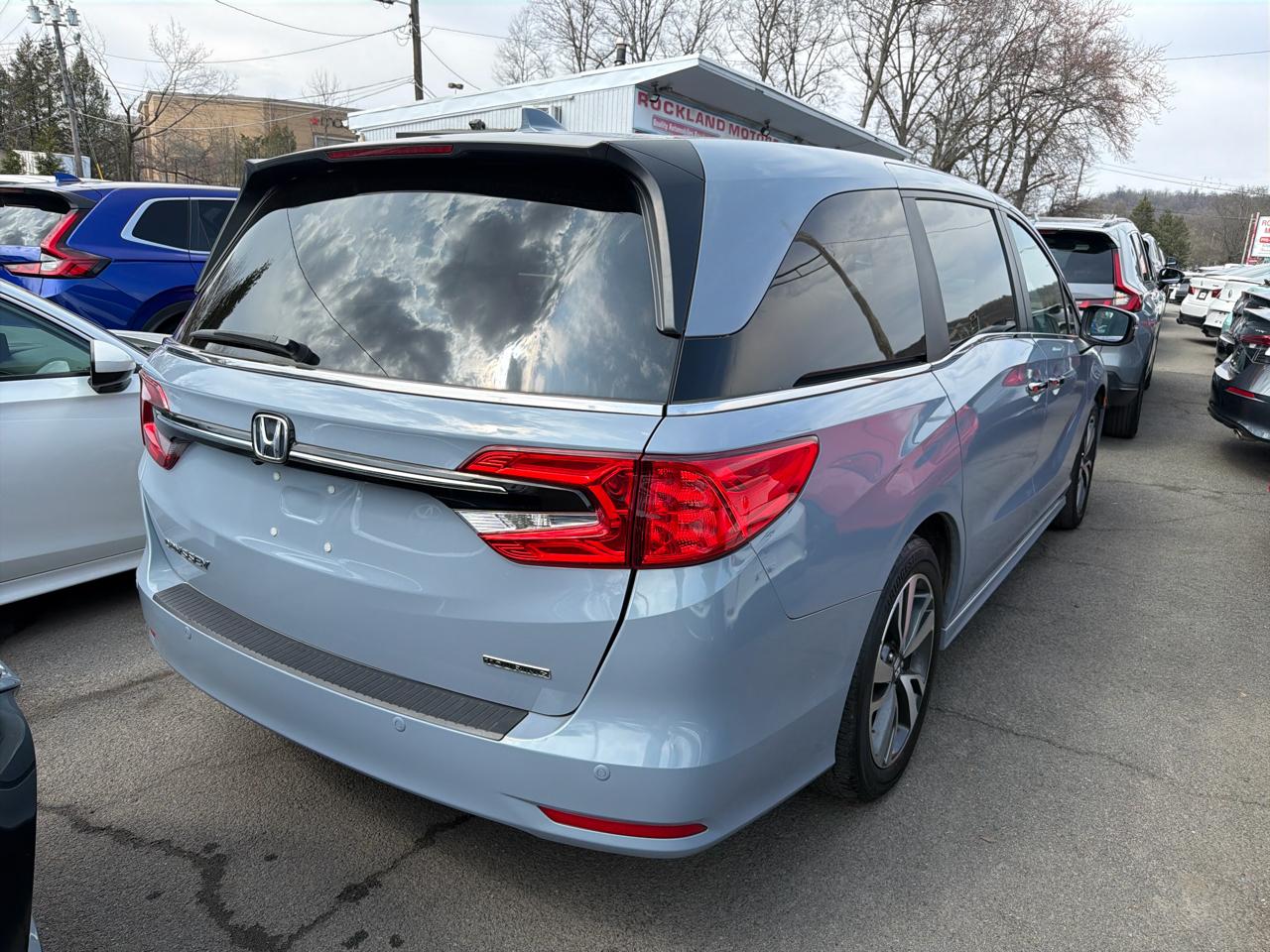 Honda Odyssey Touring Auto 2024