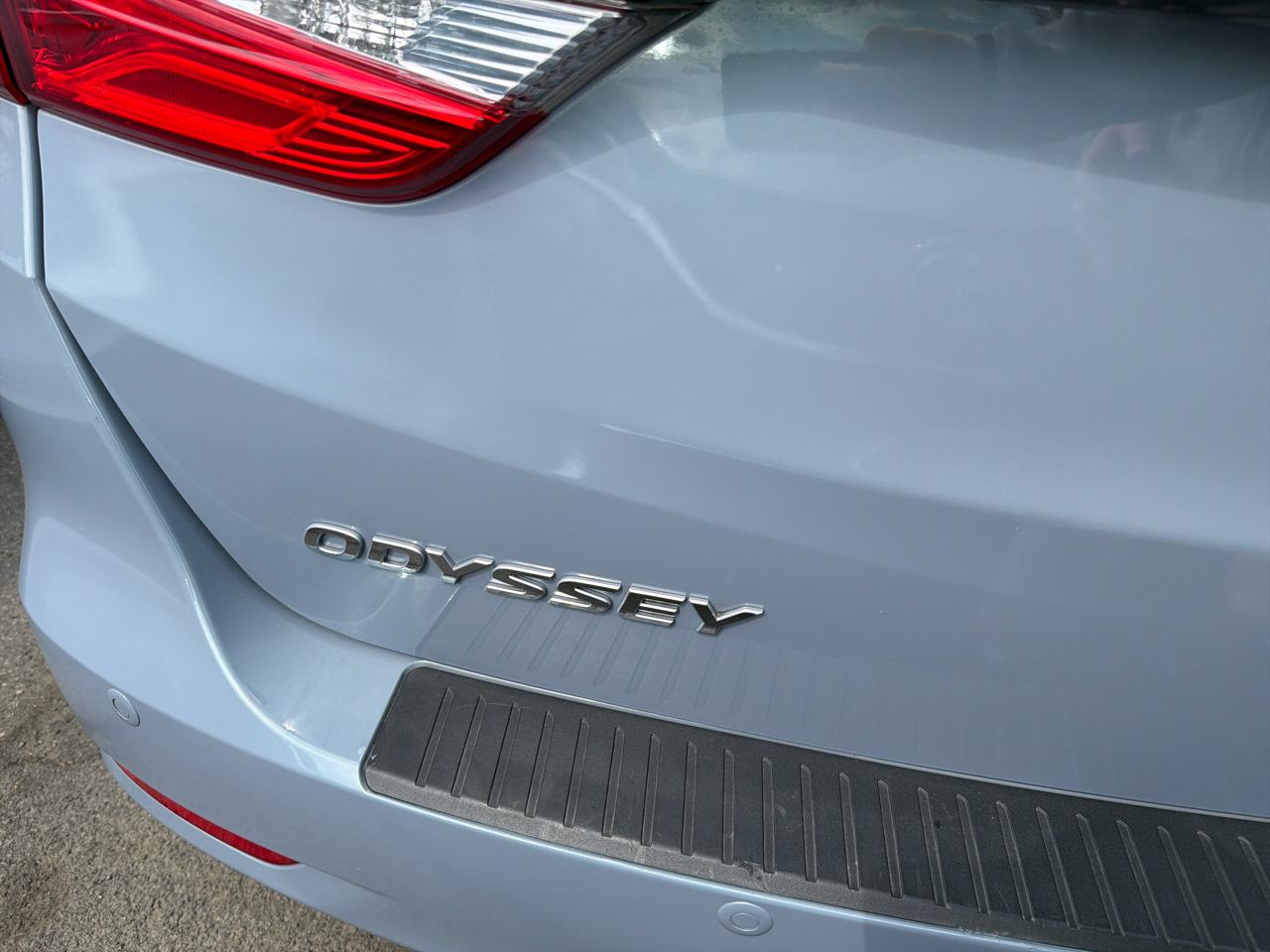 Honda Odyssey Touring Auto 2024