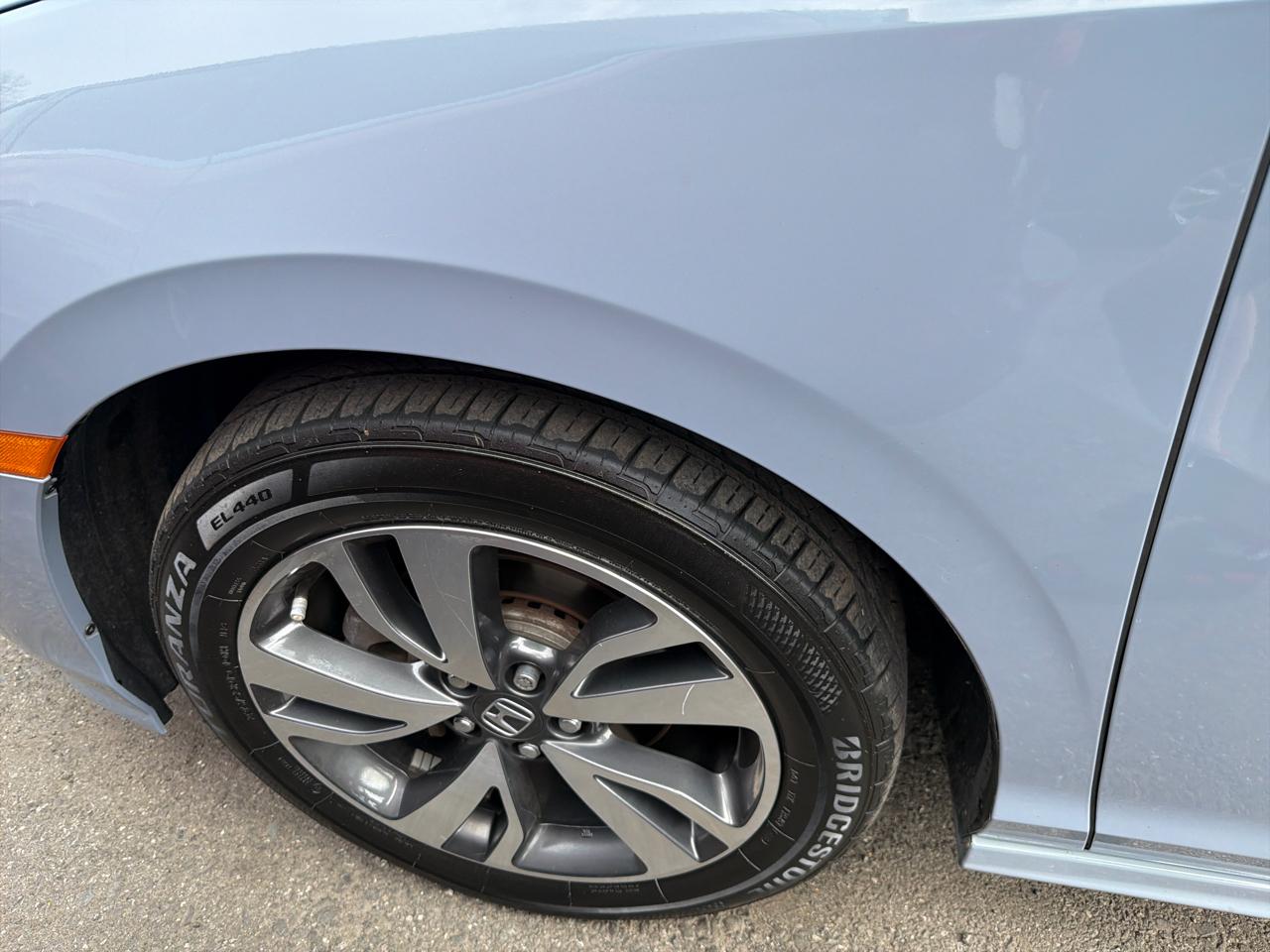 Honda Odyssey Touring Auto 2024