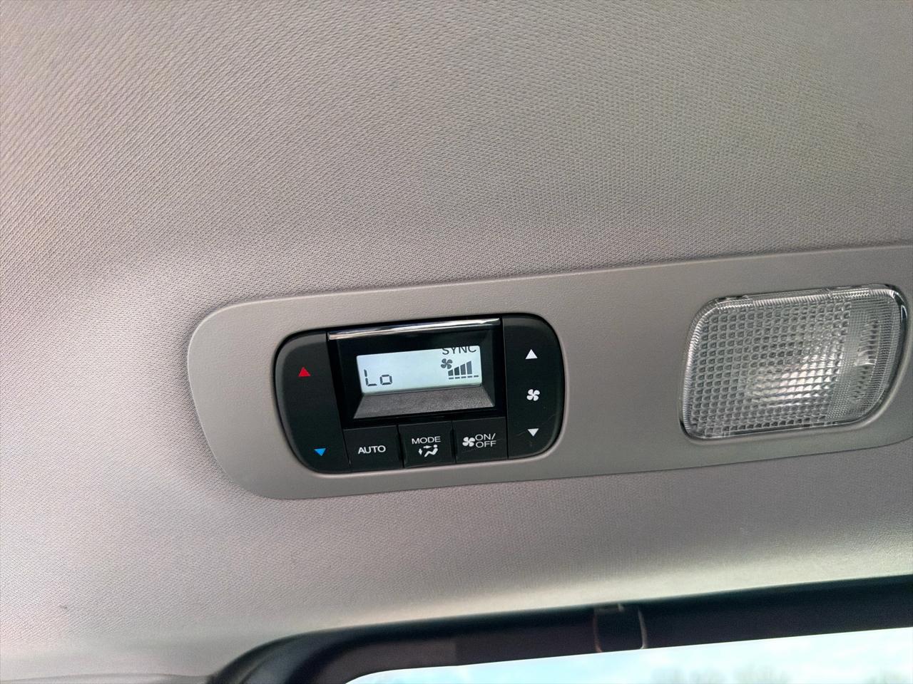 Honda Odyssey Touring Auto 2024