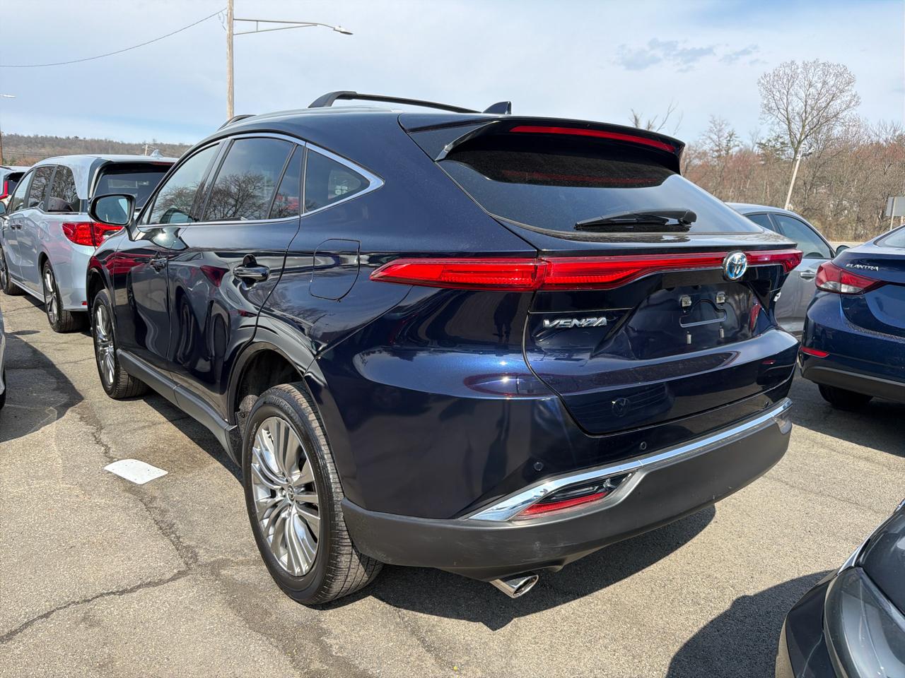 Toyota Venza Nightshade AWD (Natl) 2023