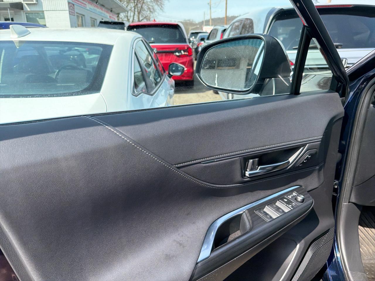 Toyota Venza Nightshade AWD (Natl) 2023