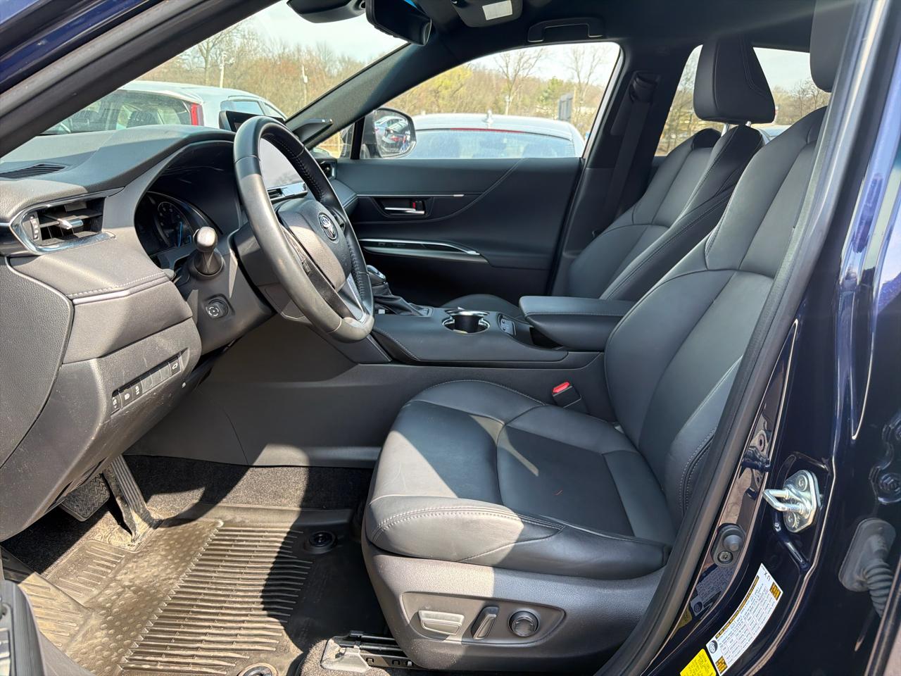 Toyota Venza Nightshade AWD (Natl) 2023