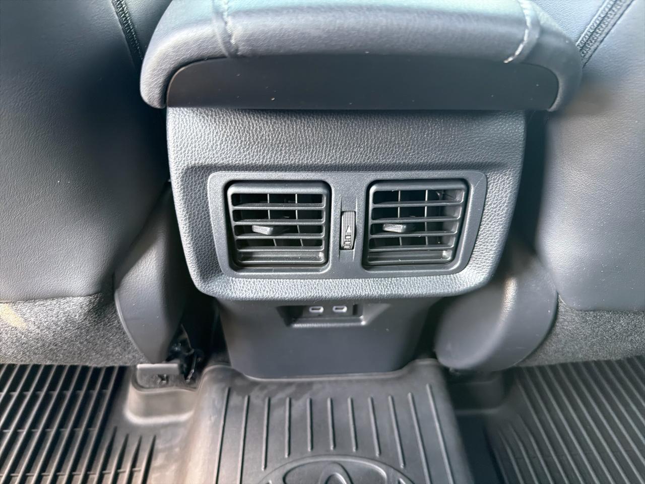 Toyota Venza Nightshade AWD (Natl) 2023