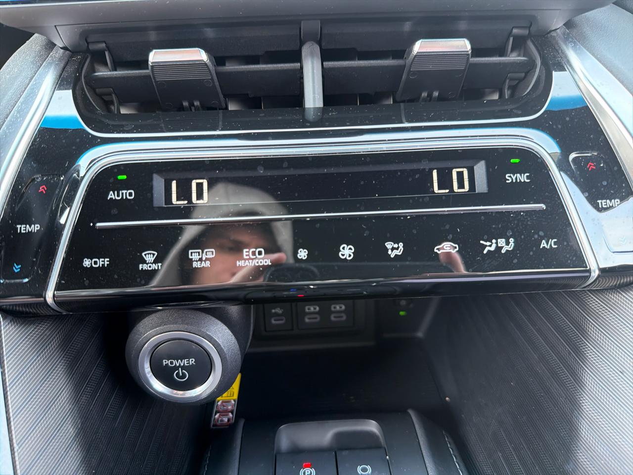 Toyota Venza Nightshade AWD (Natl) 2023