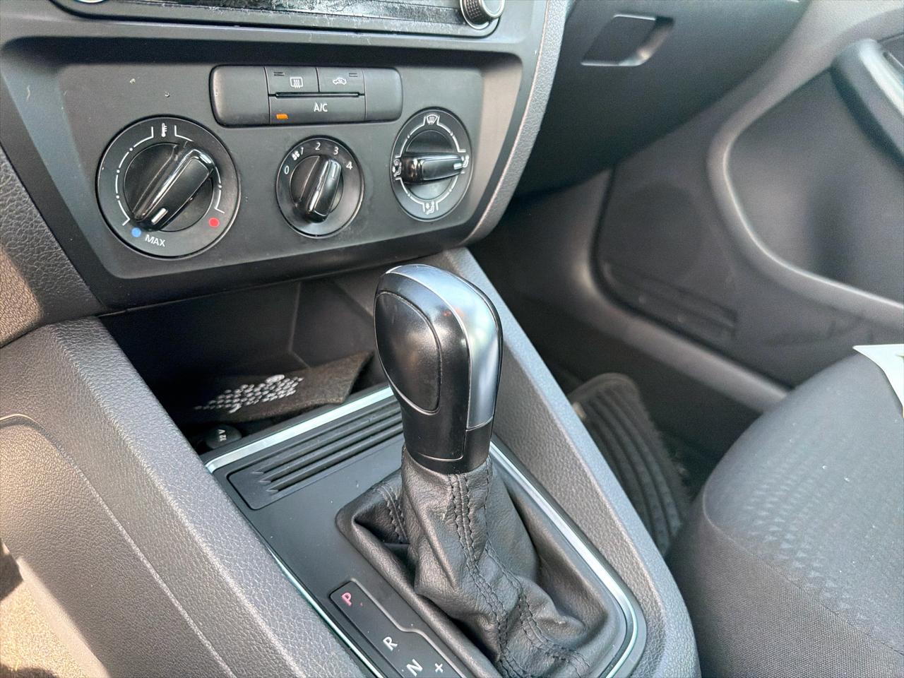 Volkswagen Jetta Sedan 4dr Auto 1.4T S 2016