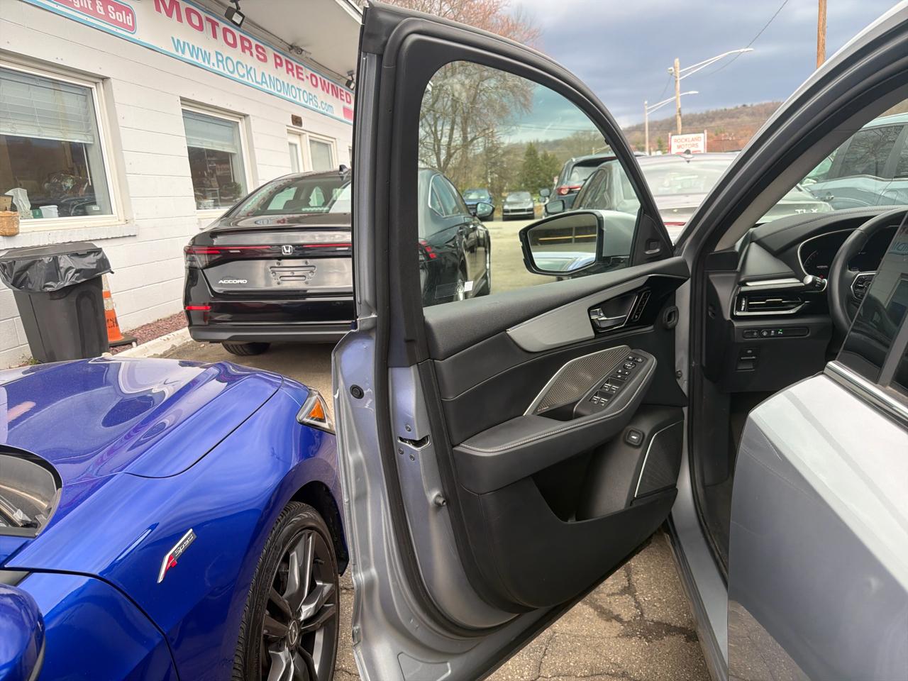 Acura MDX SH-AWD w/Technology Package 2023