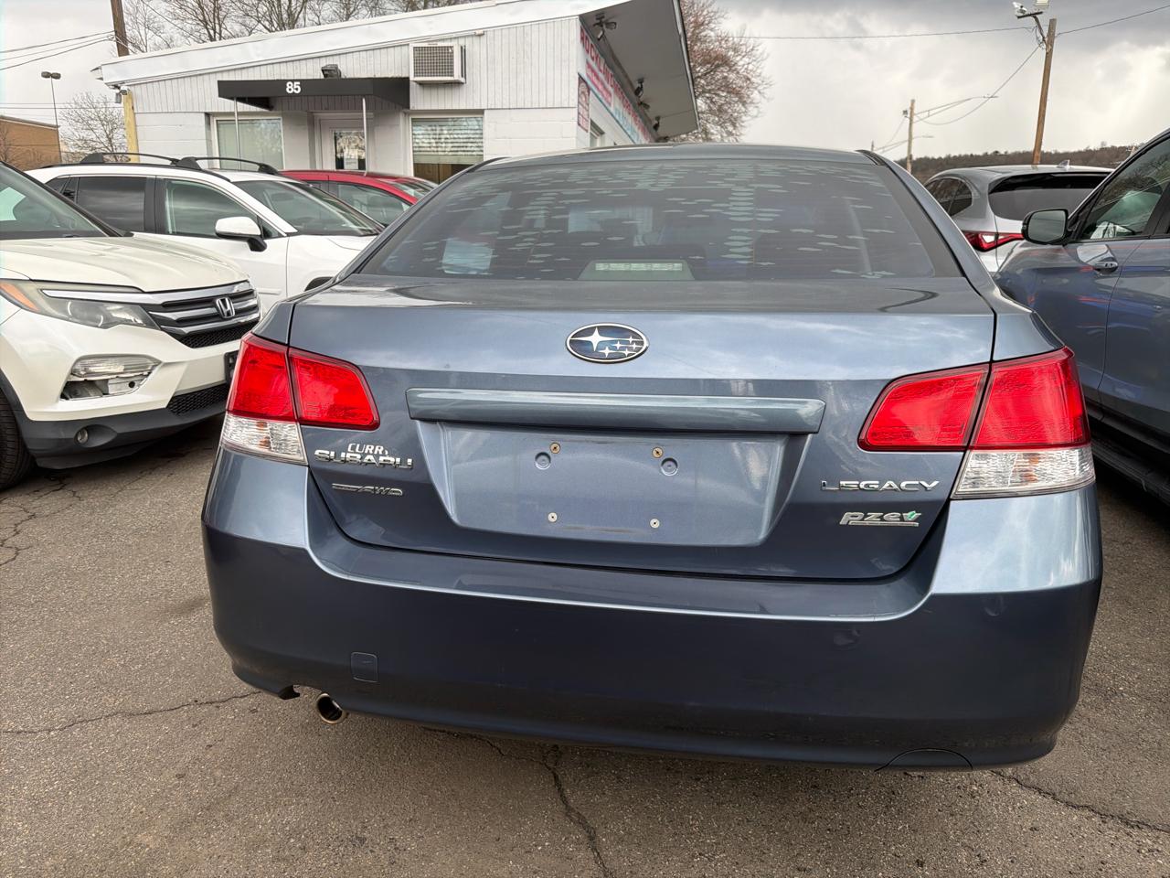 Subaru Legacy 4dr Sdn H4 Auto 2.5i Premium 2013