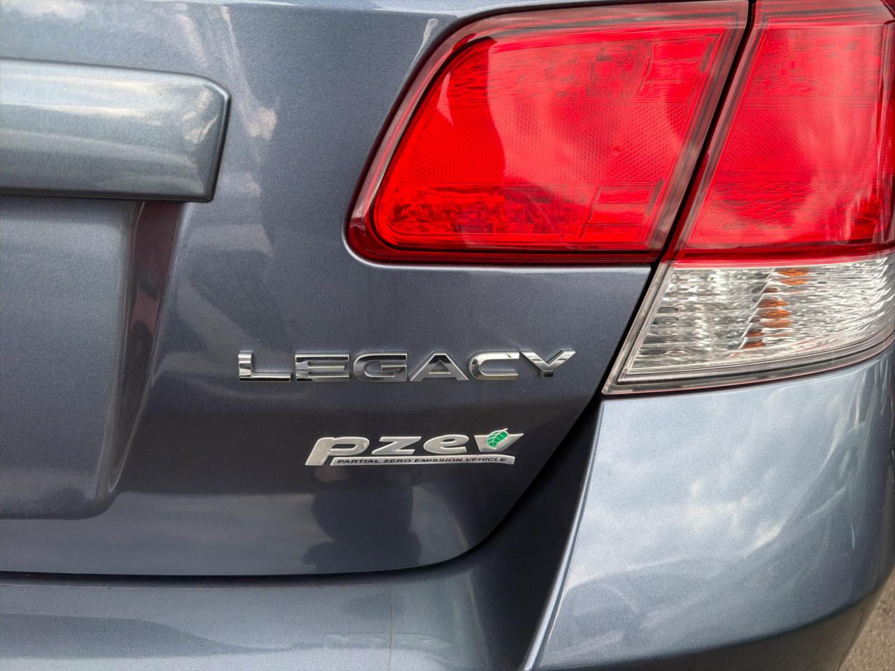 Subaru Legacy 4dr Sdn H4 Auto 2.5i Premium 2013