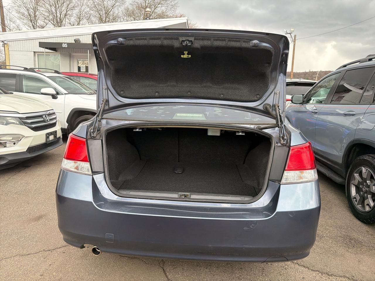 Subaru Legacy 4dr Sdn H4 Auto 2.5i Premium 2013