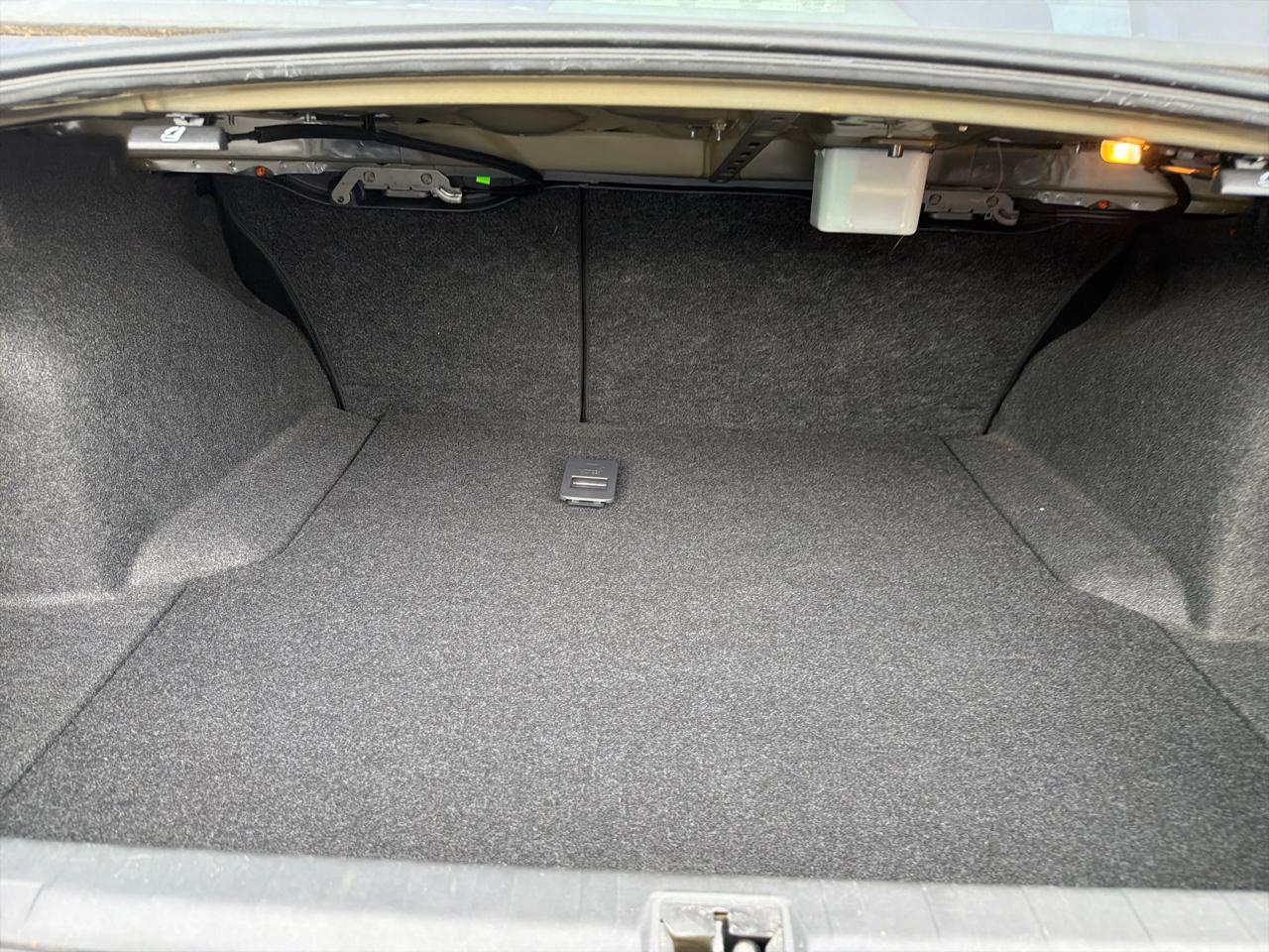 Subaru Legacy 4dr Sdn H4 Auto 2.5i Premium 2013