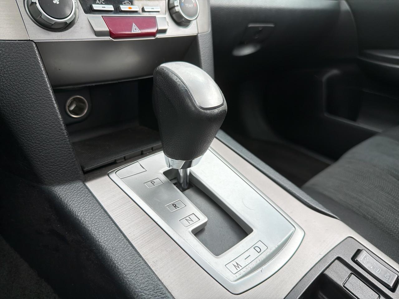 Subaru Legacy 4dr Sdn H4 Auto 2.5i Premium 2013