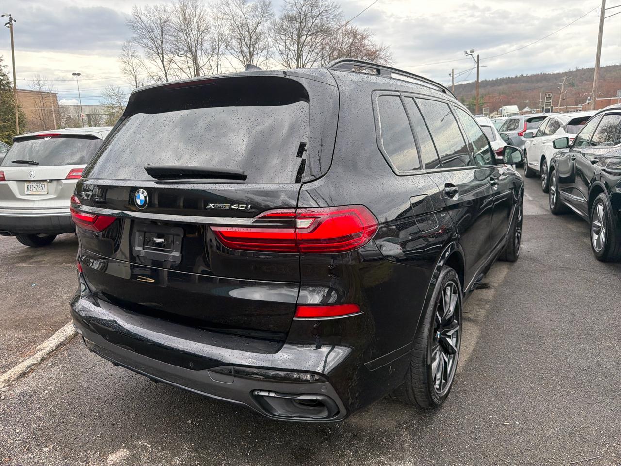 BMW X7  2021