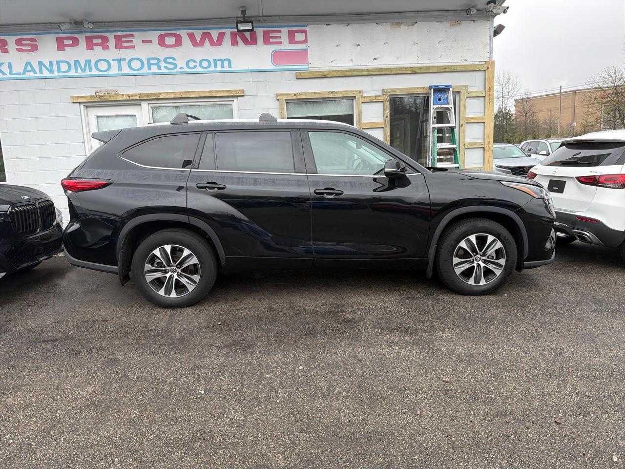 Toyota Highlander XLE AWD (Natl) 2022