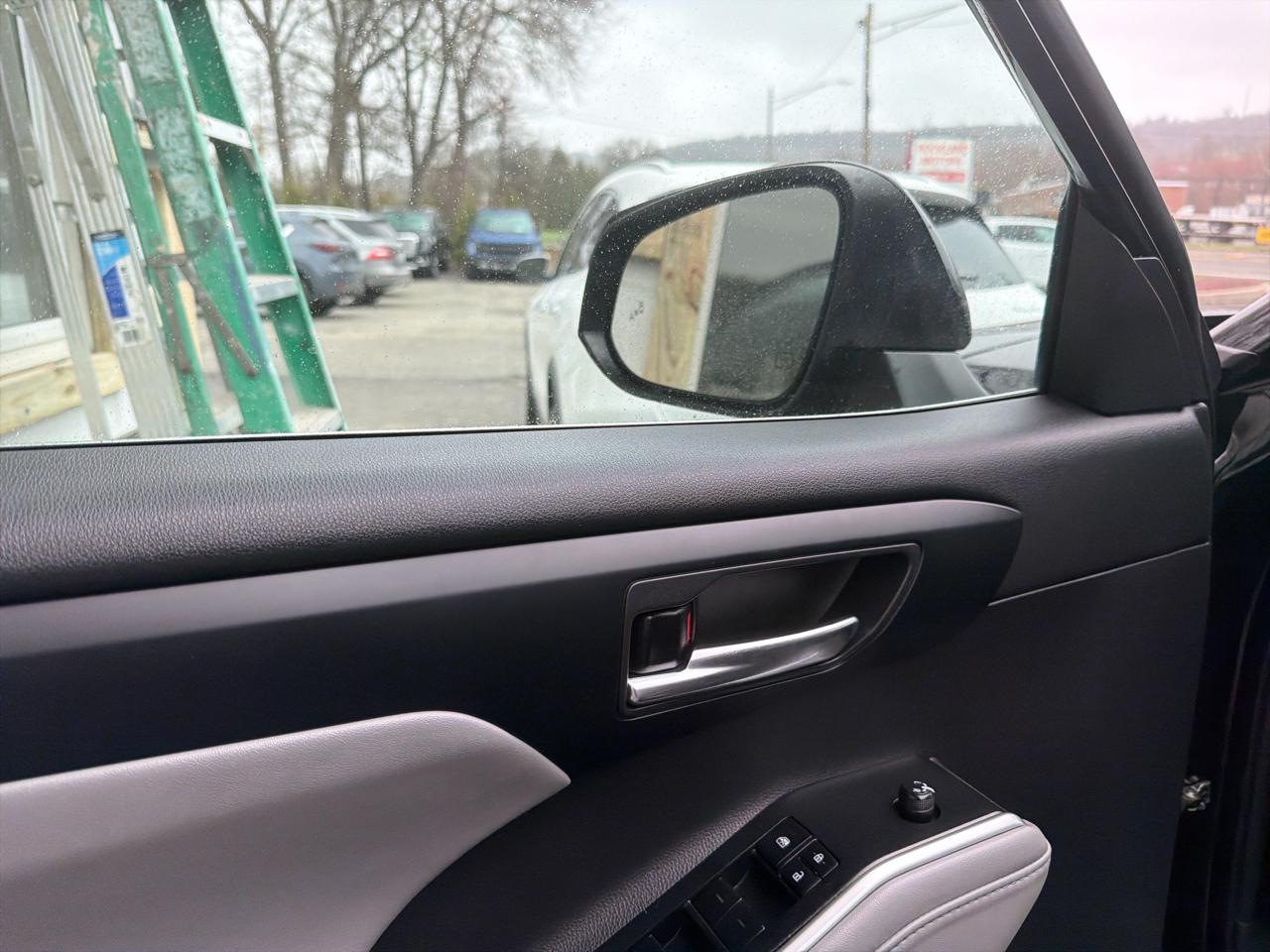 Toyota Highlander XLE AWD (Natl) 2022