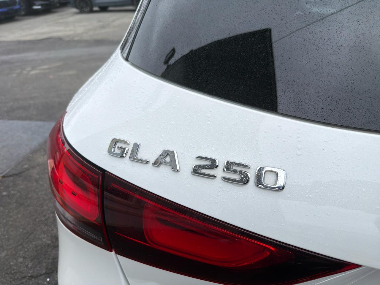 Mercedes-Benz GLA GLA 250 4MATIC SUV 2023