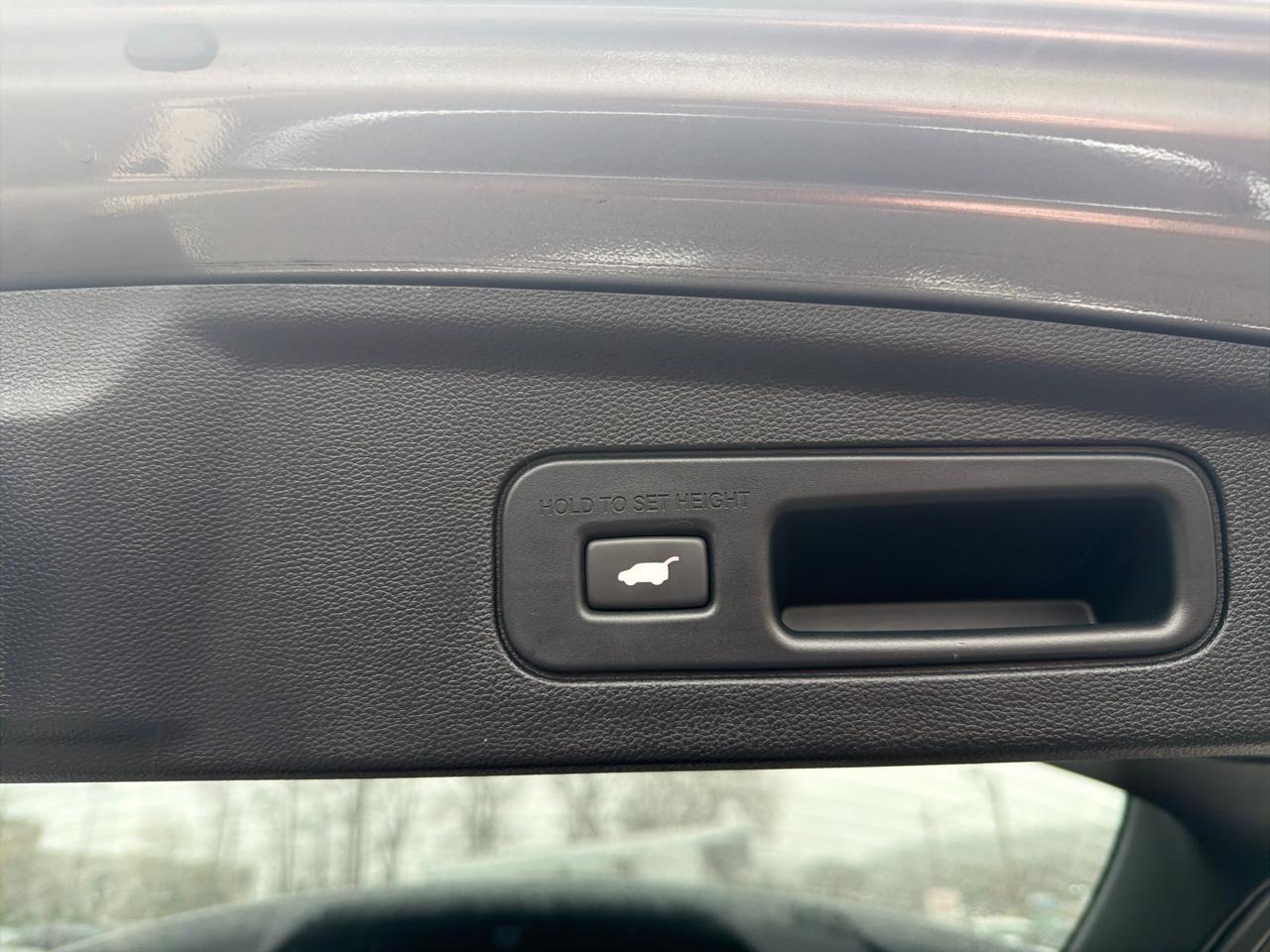 Acura MDX SH-AWD w/Technology Package 2023