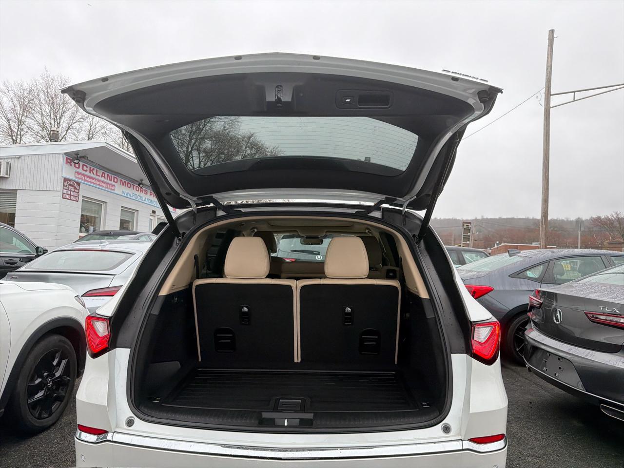 Acura MDX SH-AWD w/Technology Package 2023