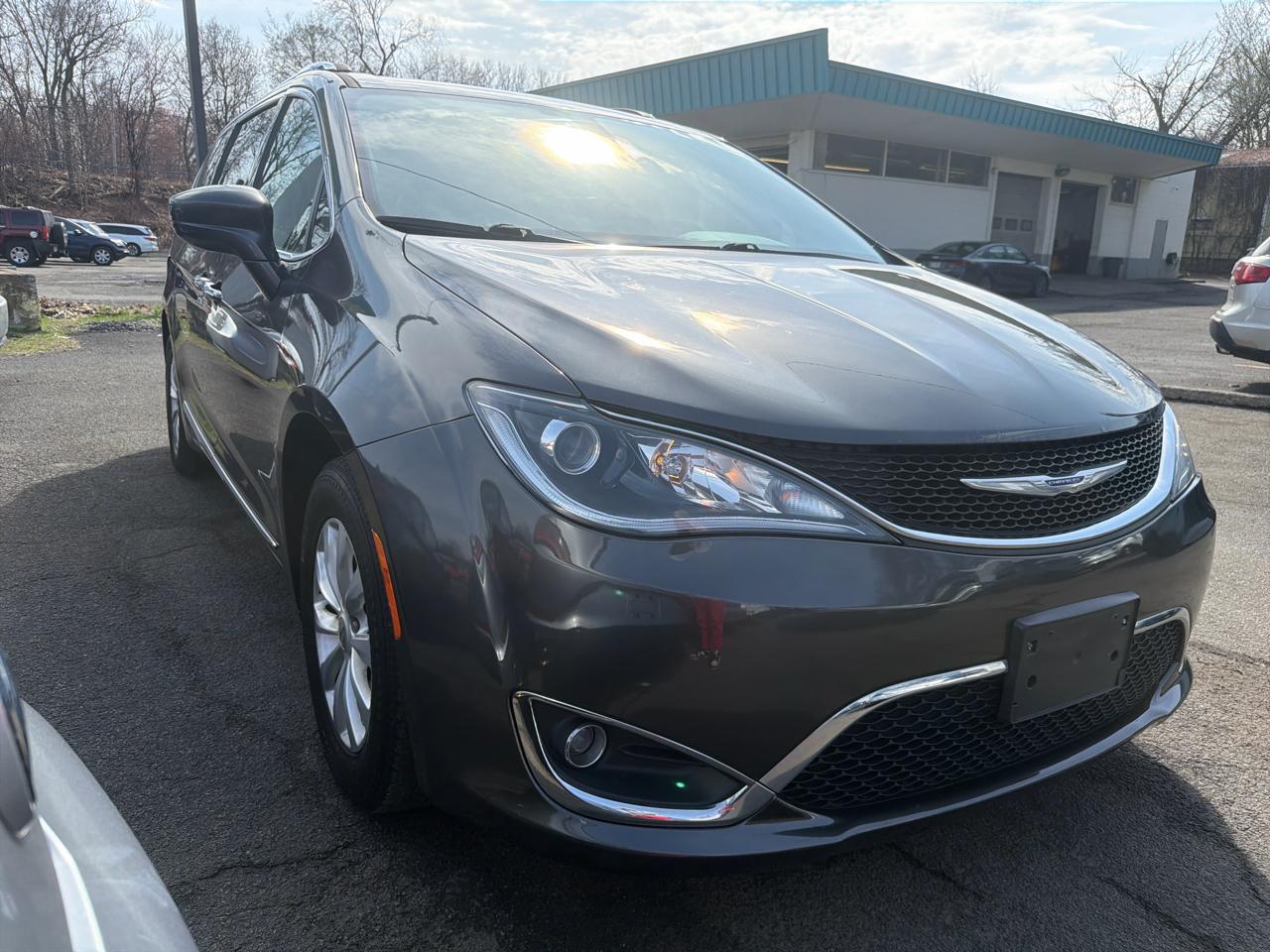 Chrysler Pacifica Touring L FWD 2019