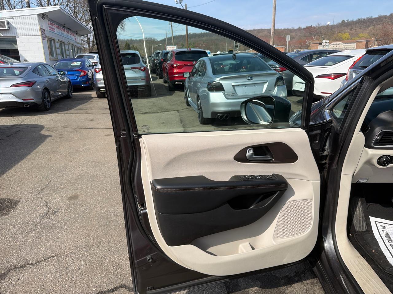 Chrysler Pacifica Touring L FWD 2019