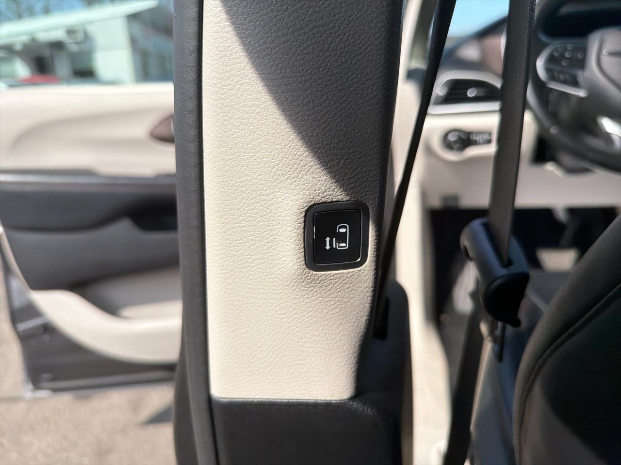 Chrysler Pacifica Touring L FWD 2019