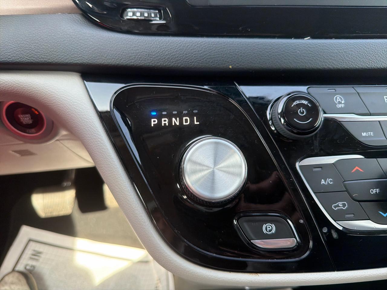 Chrysler Pacifica Touring L FWD 2019